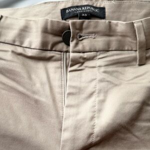 Banana Republic Men's Flat Front Shorts - Beige